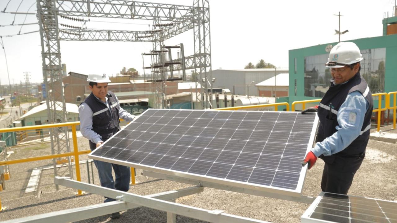 Paneles solares para captar la luz del sol y transformarla en energía.