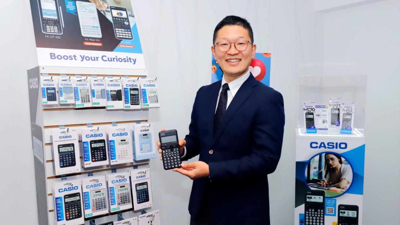 Tatsuro Ogawa, gerente general calculadoras Casio.