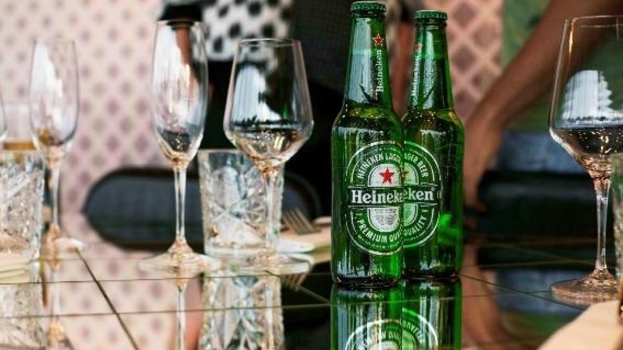 Botellas de cerveza Heineken