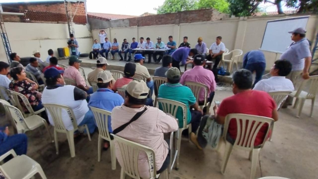 La reunión se realiza en la sede de campesinos de Montero. Foto: El Informador Montero