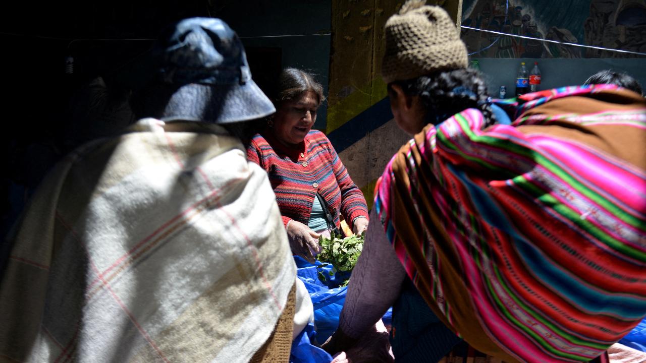 Indígenas bolivianas escena cotidiana, foto Reuters