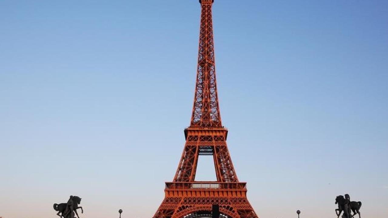Torre Eiffel, foto Xinhua