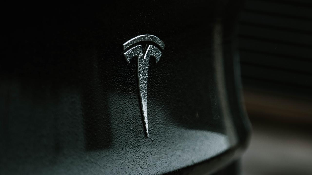 logo Tesla