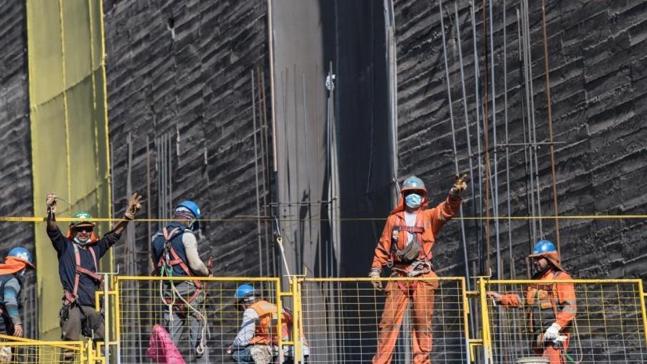 Trabajadores en Chile, foto Xinhua