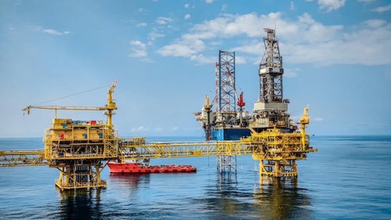 Extracción de petróleo. Foto: Pexels.