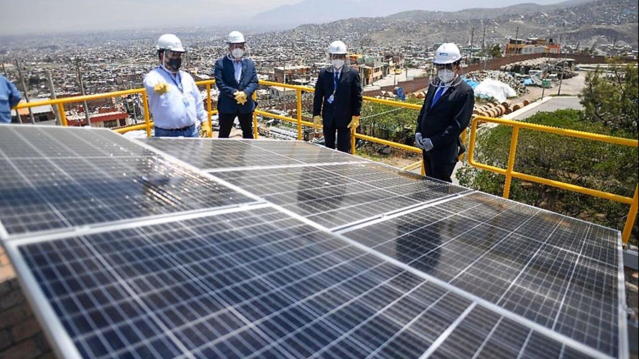 Paneles solares fotovoltaicos. Foto: Andina.