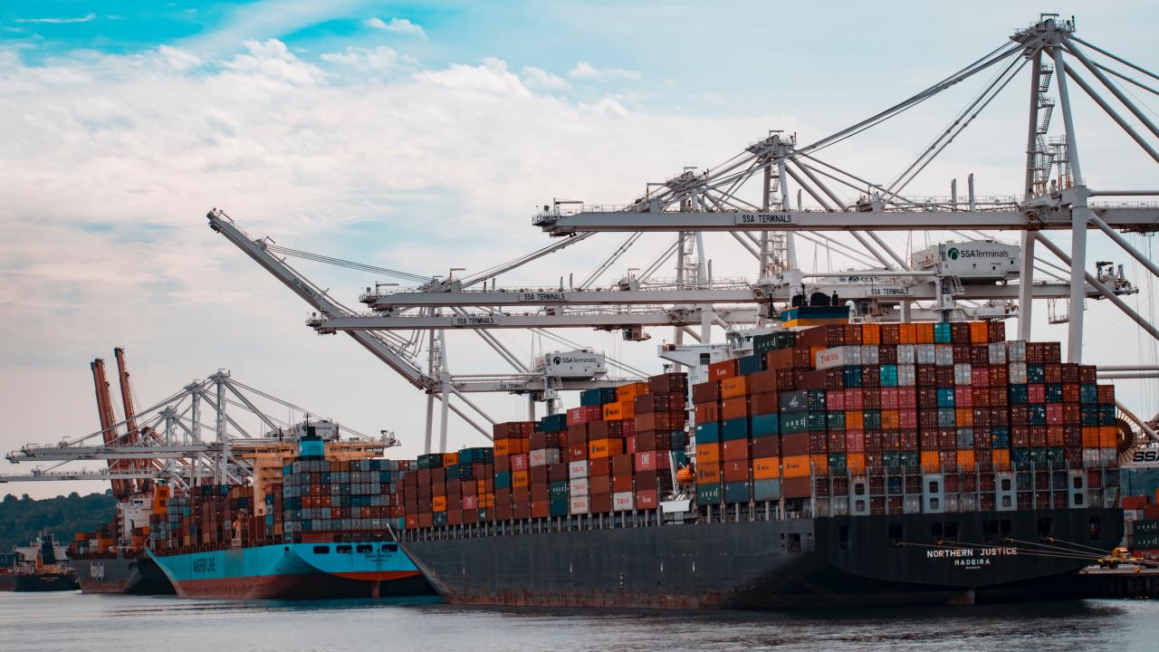 Exportaciones. Foto: Unsplash.
