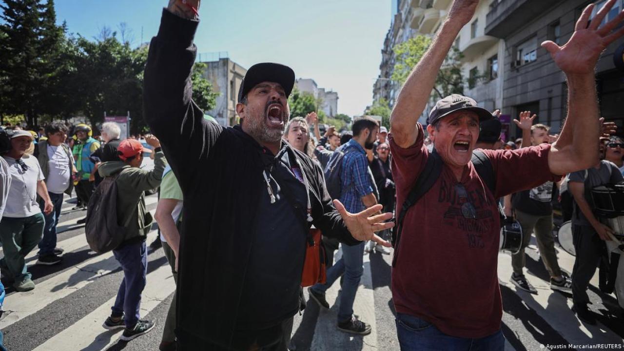 crédito foto Reuters marcha contra Milei