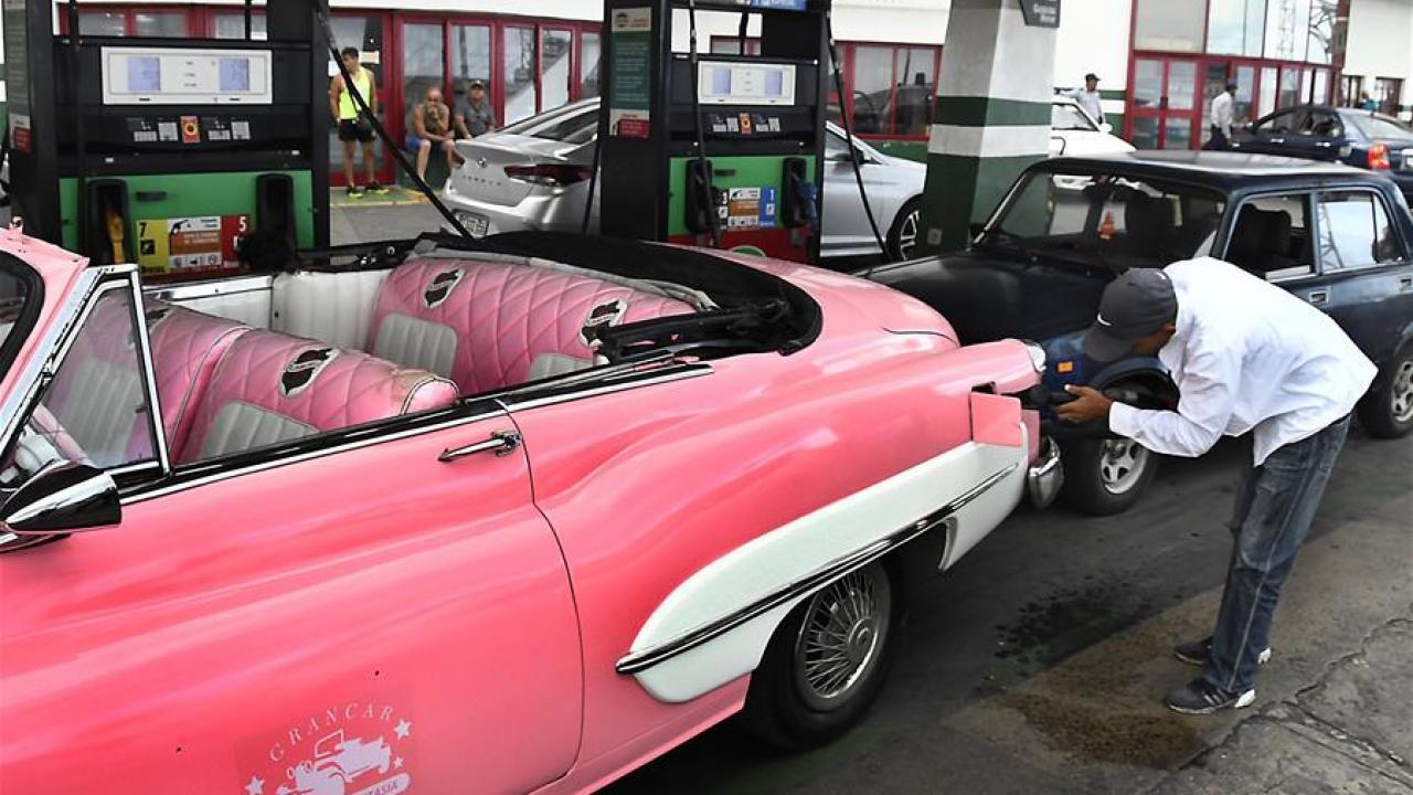 COmbustible en Cuba. Foto: Xinhua. 