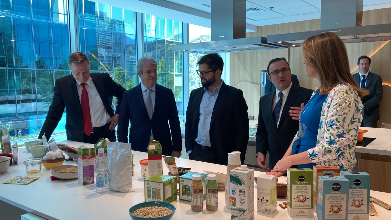 Boric celebra inversión de Nestlé en Chile