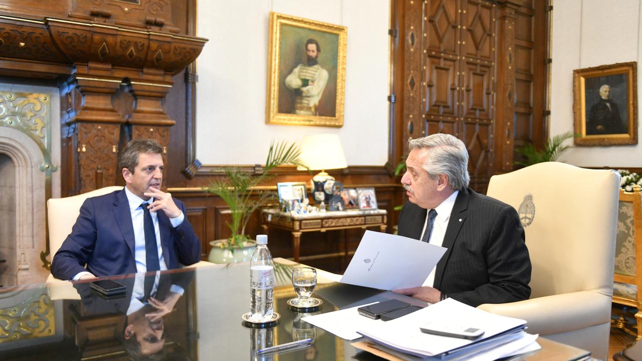 Deuda de banco central de Argentina plantea un "riesgo sistémico" para el sector financiero, dice Moody's Deuda de banco central de Argentina plantea un "riesgo sistémico" para el sector financiero, dice Moody's
