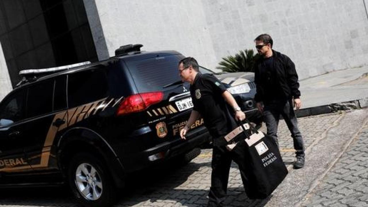 Policía de Brasil allana la Fundación Getulio Vargas en investigación por fraude y corrupción Policía de Brasil allana la Fundación Getulio Vargas en investigación por fraude y corrupción