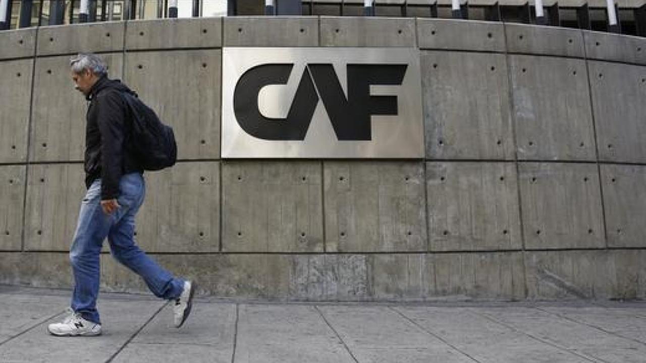 CAF coloca US$ 800 millones en bonos para promover reactivación económica de América Latina CAF coloca US$ 800 millones en bonos para promover reactivación económica de América Latina