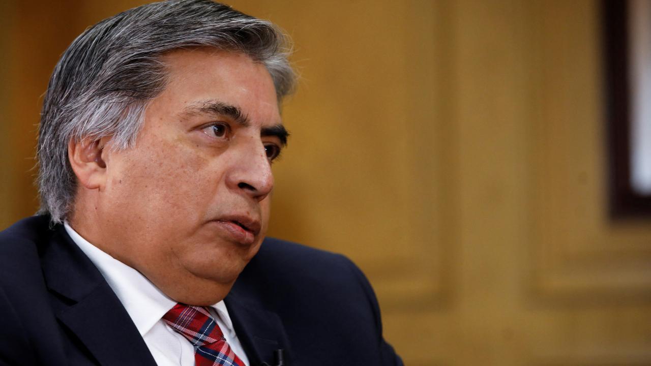 Presidente de México dice que evaluarán "opciones" para ex subgobernador del banco central, Gerardo Esquivel Presidente de México dice que evaluarán "opciones" para ex subgobernador del banco central, Gerardo Esquivel