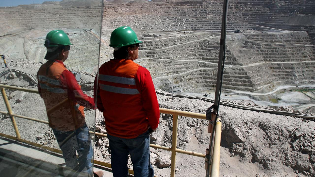 Minera Escondida pone un bono sobre la mesa para frenar la paralización de trabajadores Minera Escondida pone un bono sobre la mesa para frenar la paralización de trabajadores