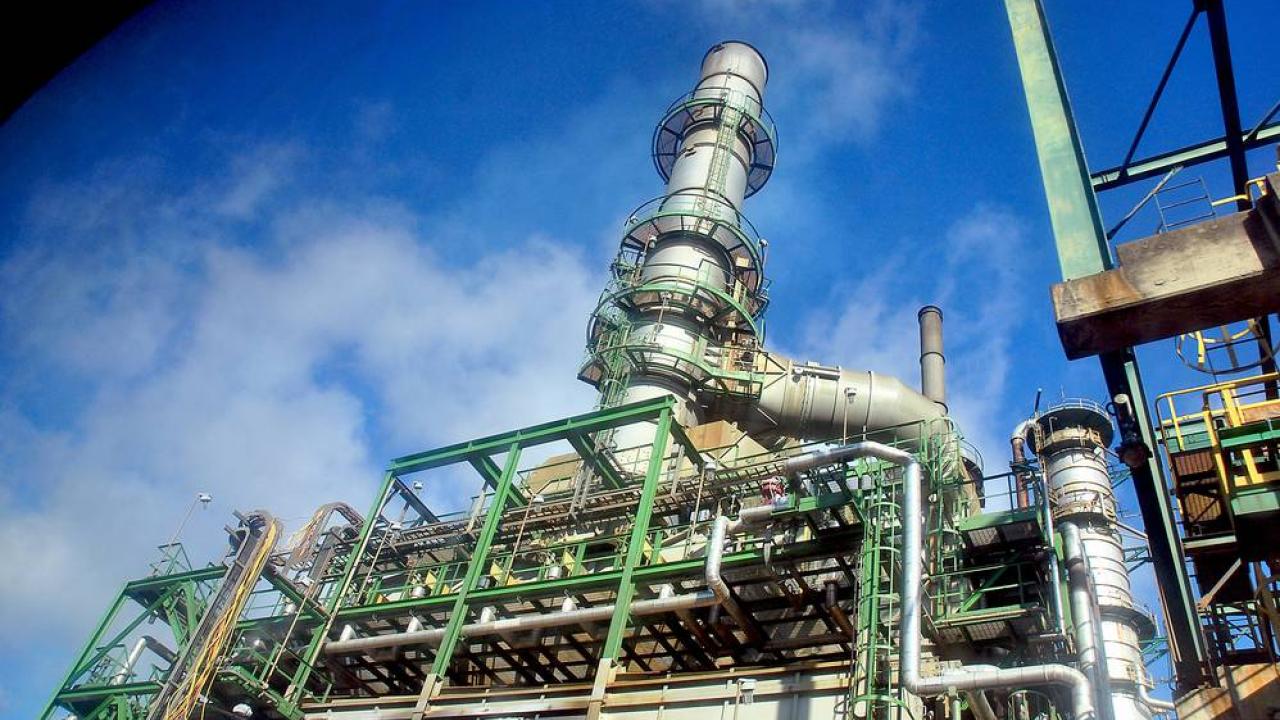 Ecuador abre licitación para Refinería de Esmeraldas, espera inversión por US$ 2.000 millones Ecuador abre licitación para Refinería de Esmeraldas, espera inversión por US$ 2.000 millones