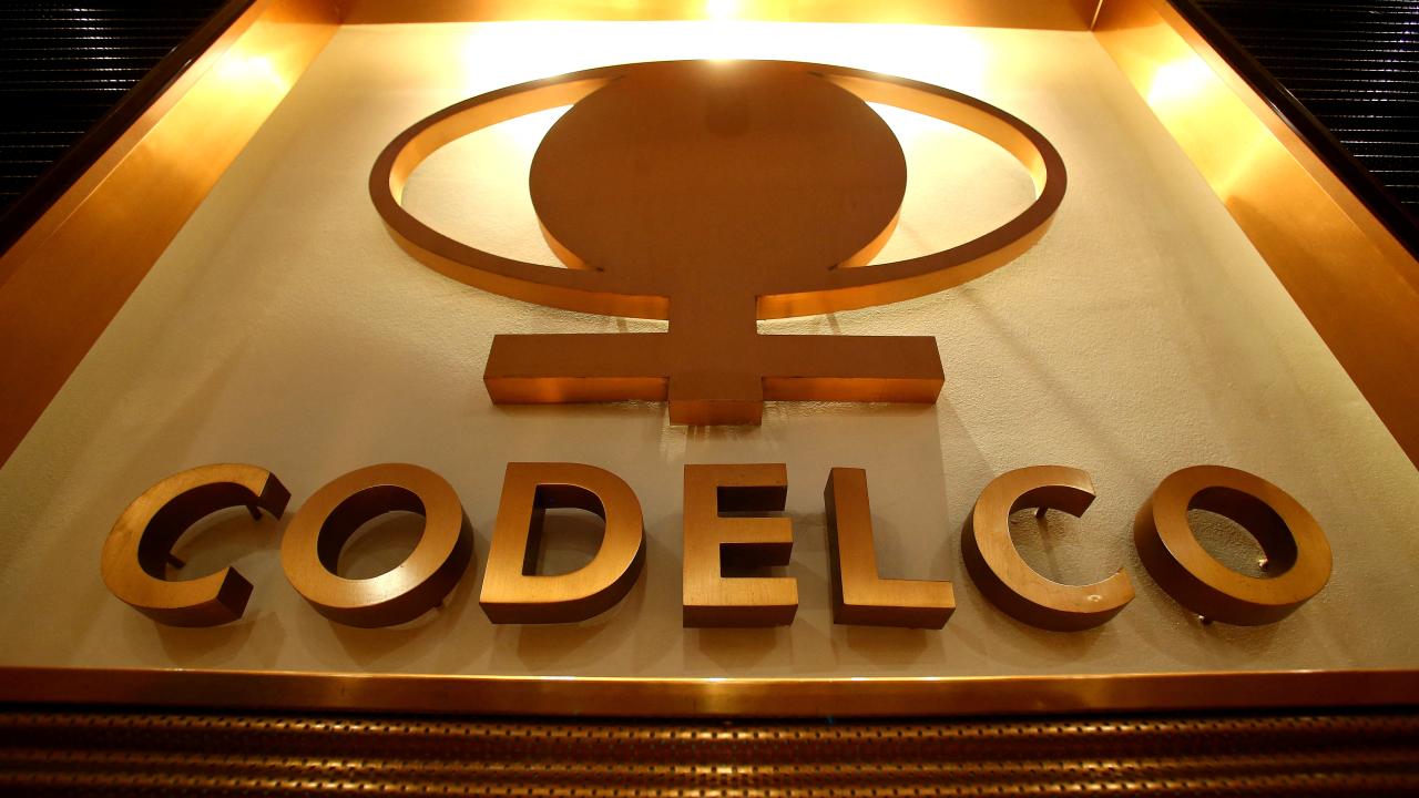 Codelco desestima reportes sobre recortes de envío de cobre a China