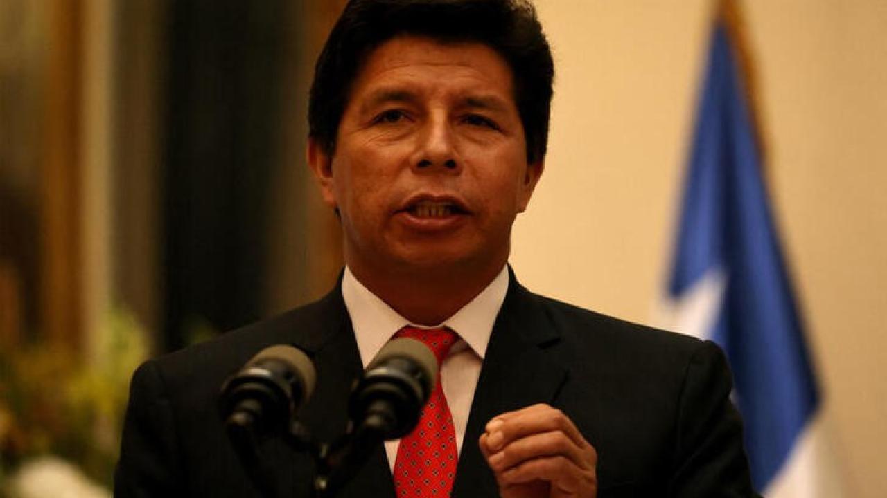 Opositores en Congreso peruano presentan tercera moción en busca de destituir a presidente Castillo