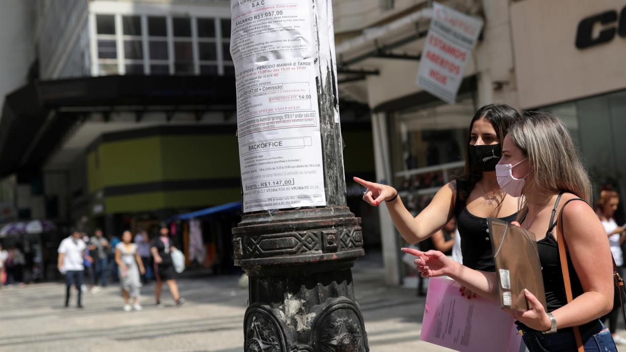 El desempleo en Brasil baja al 8,3% y es menor al previsto