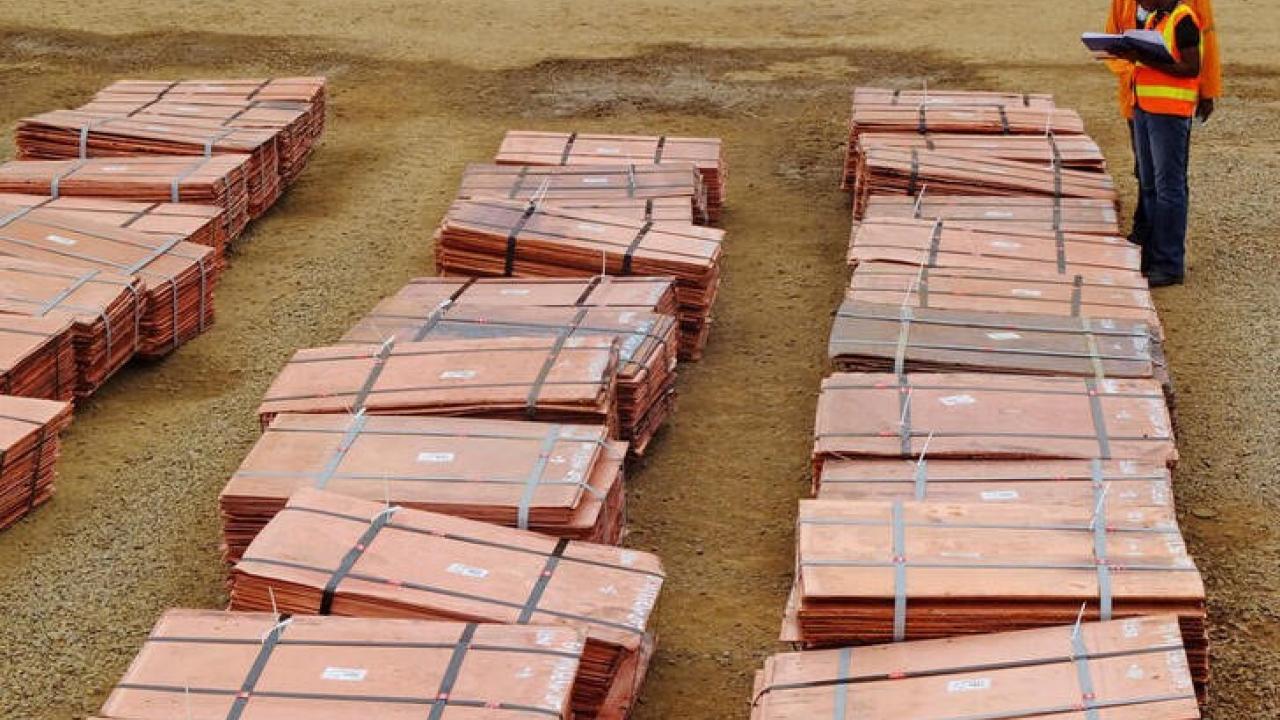 Cobre sube gracias a declive del dólar y alivio de restricciones por COVID en China Cobre sube gracias a declive del dólar y alivio de restricciones por COVID en China
