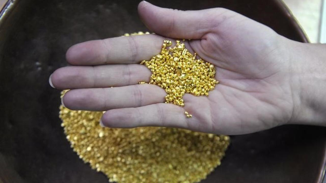 Oro ronda US$ 1.800 por debilidad del dólar y alivios por COVID en China