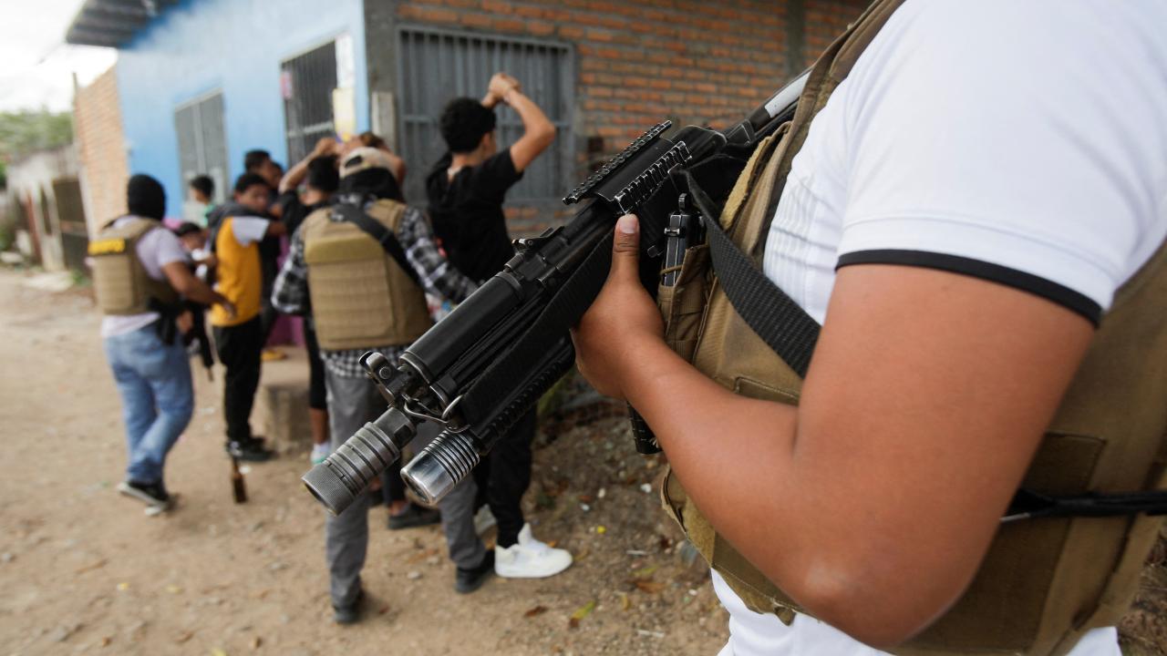 Honduras suspenderá garantías constitucionales para combatir violencia de grupos criminales