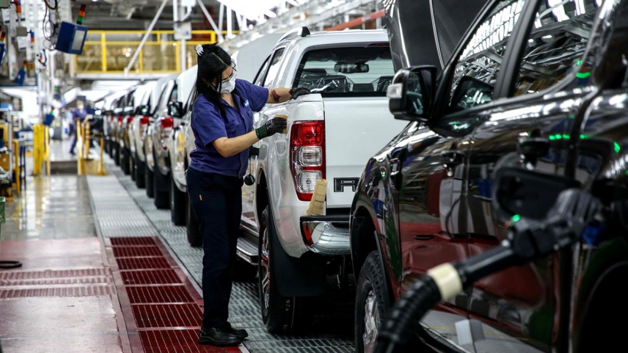 Producción argentina de vehículos creció en noviembre casi 15% interanual