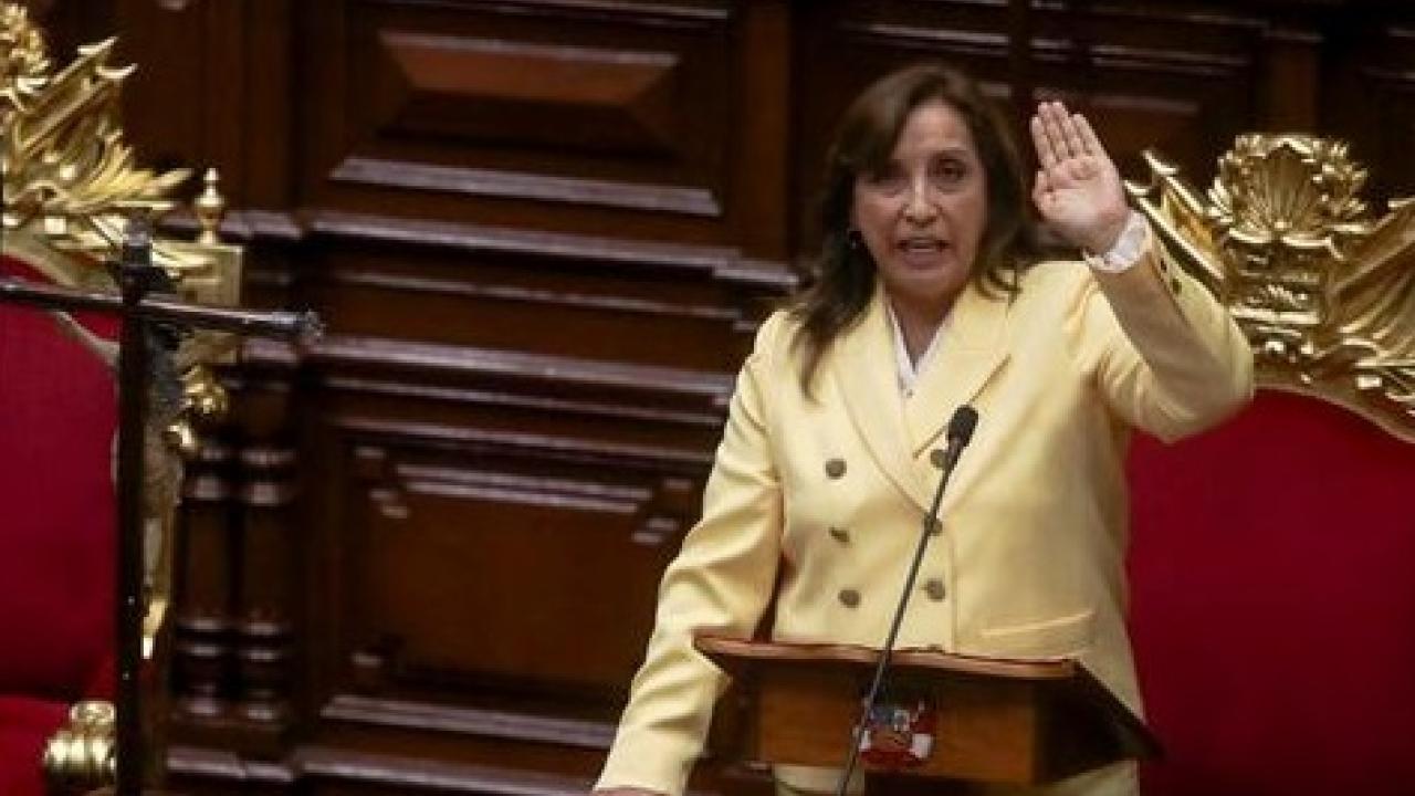 Nueva presidenta de Perú tiene como reto construir un Gabinete "razonable", asegura experto