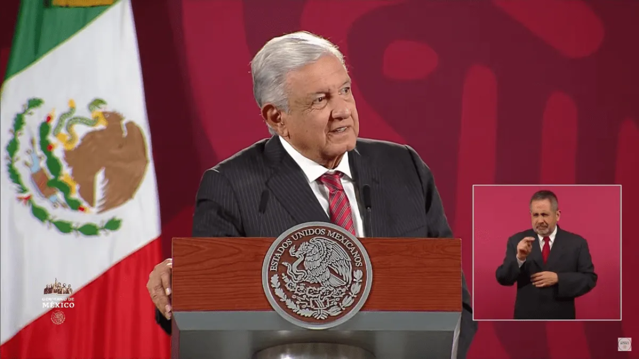 AMLO dice que la relación con Perú está "en pausa" tras destitución de Pedro Castillo