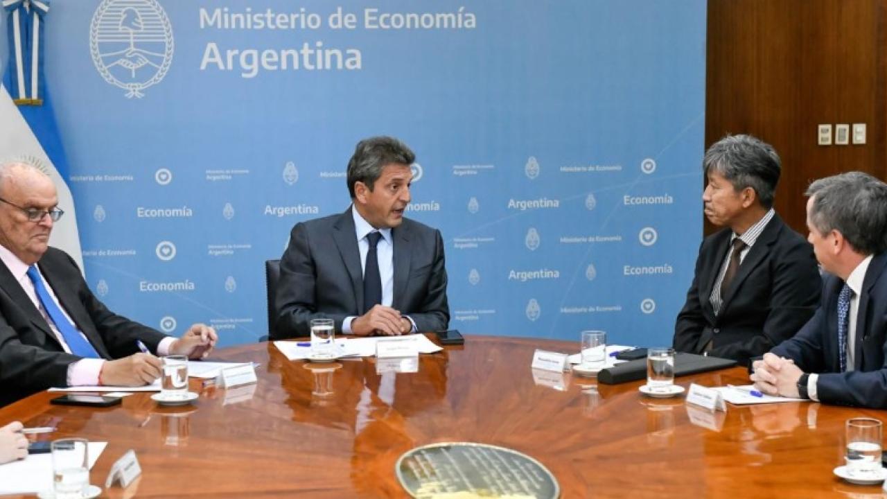 En Argentina Toyota suma tercer turno con una inversión cercana a los US$ 60 millones 