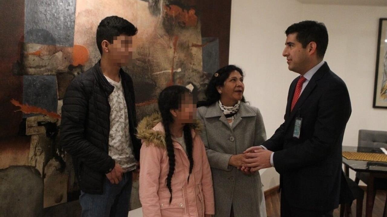 Esposa de Pedro Castillo llega a México junto al embajador Pablo Monroy Esposa de Pedro Castillo llega a México junto al embajador Pablo Monroy