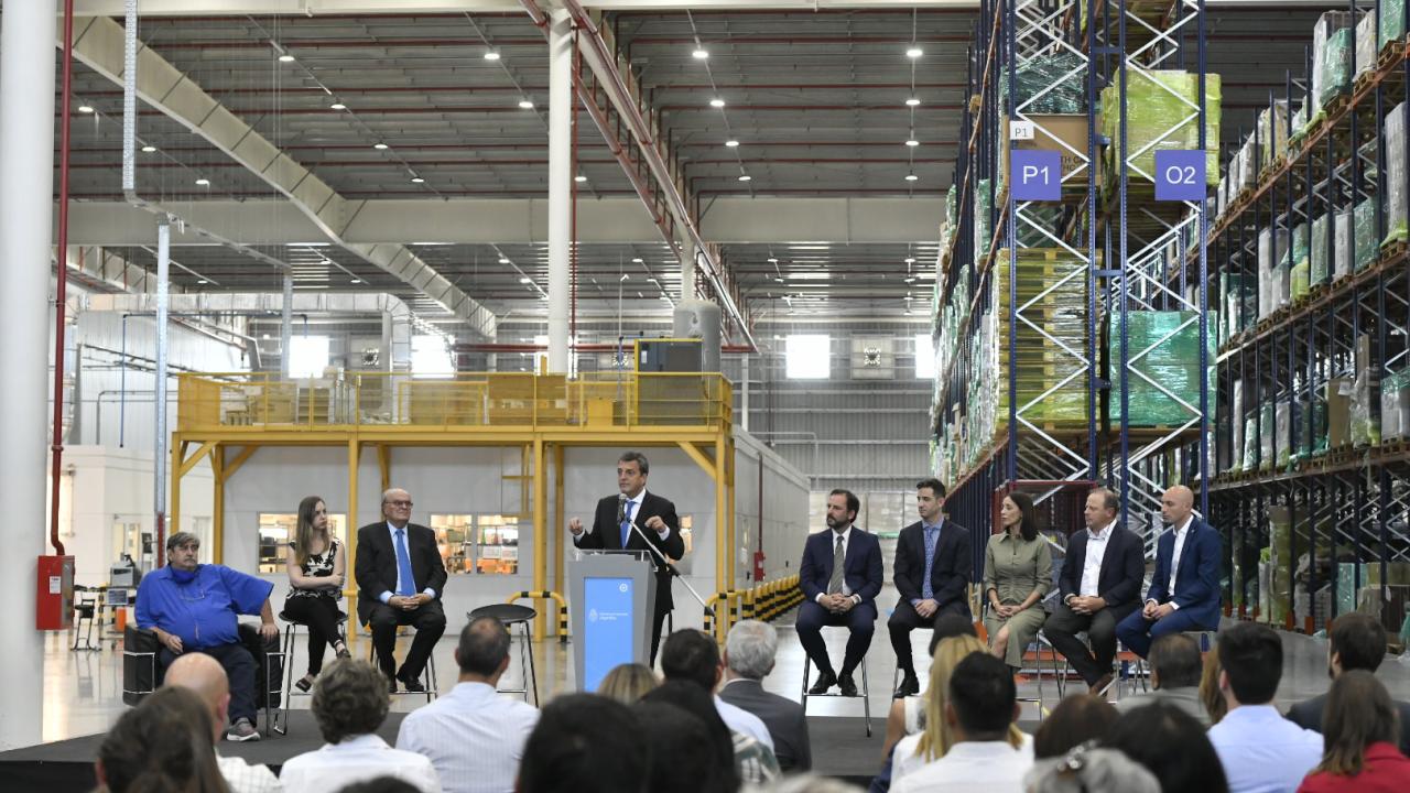 Grupo Mirgor fabricará en Argentina notebooks y relojes inteligentes de última tecnología Grupo Mirgor fabricará en Argentina notebooks y relojes inteligentes de última tecnología