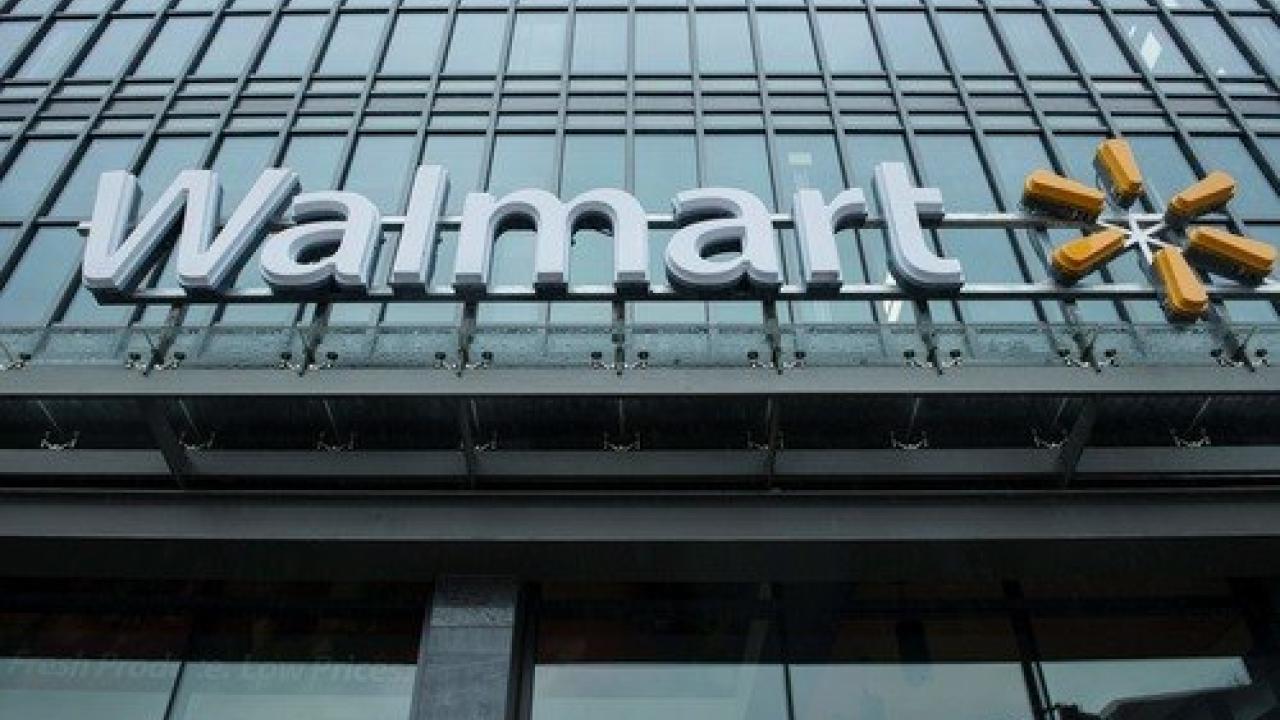 Falabella y Walmart revisan stock por menor consumo en Chile Falabella y Walmart revisan stock por menor consumo en Chile