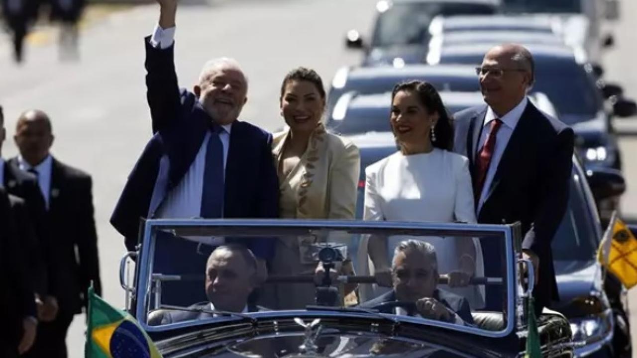 Lula revoca varias medidas de Bolsonaro en el primer día en la Presidencia de Brasil