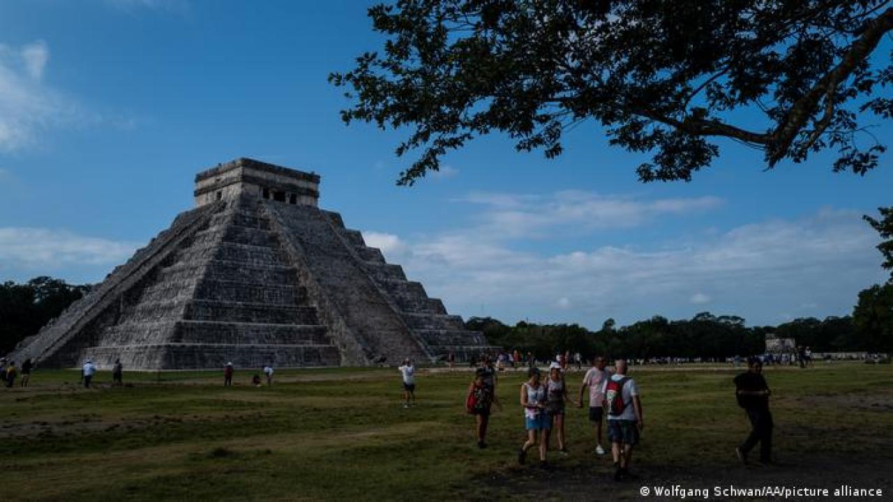 Crece protesta maya en México para "recuperar" Chichén Itzá Crece protesta maya en México para "recuperar" Chichén Itzá