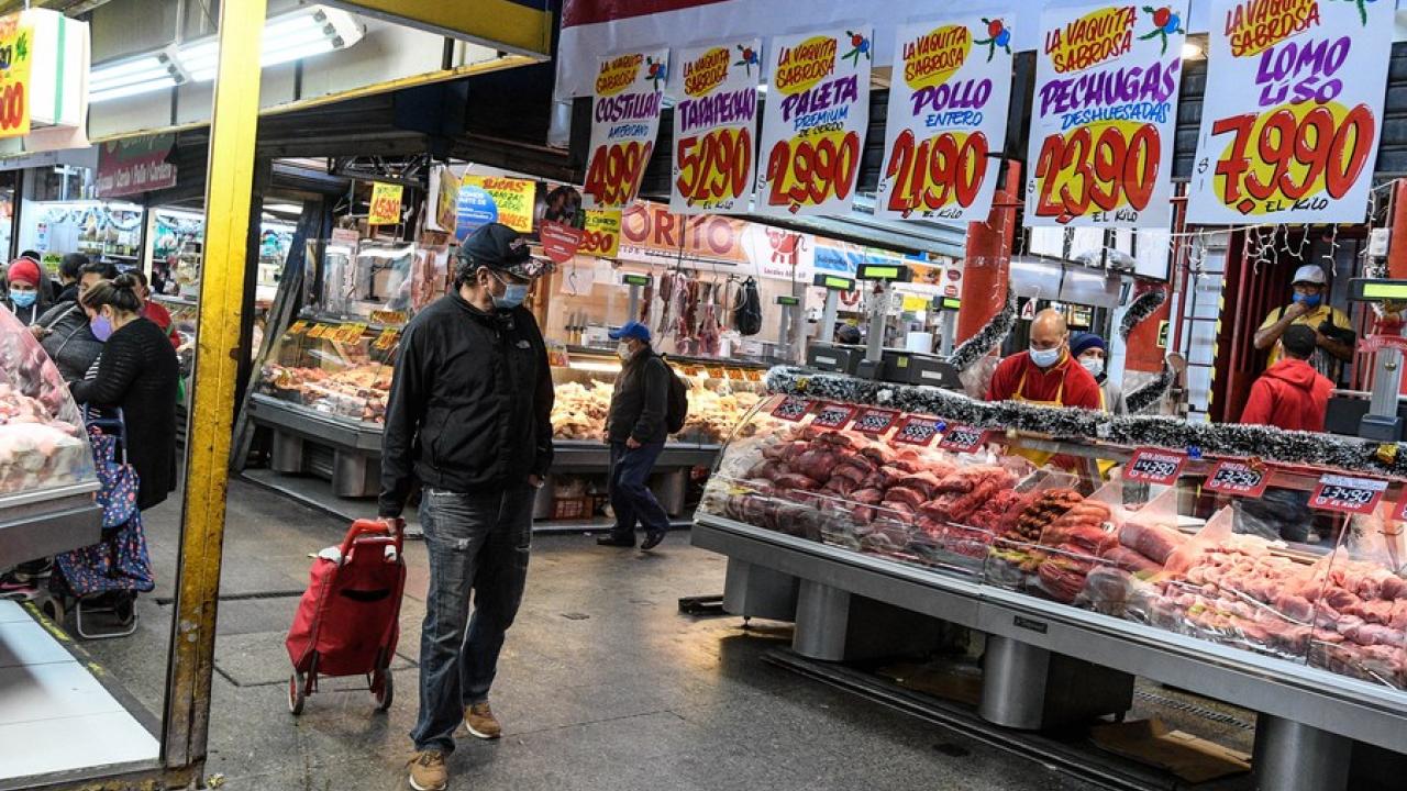 Salarios en Chile cumplen 14 meses consecutivos cayendo a causa de la inflación