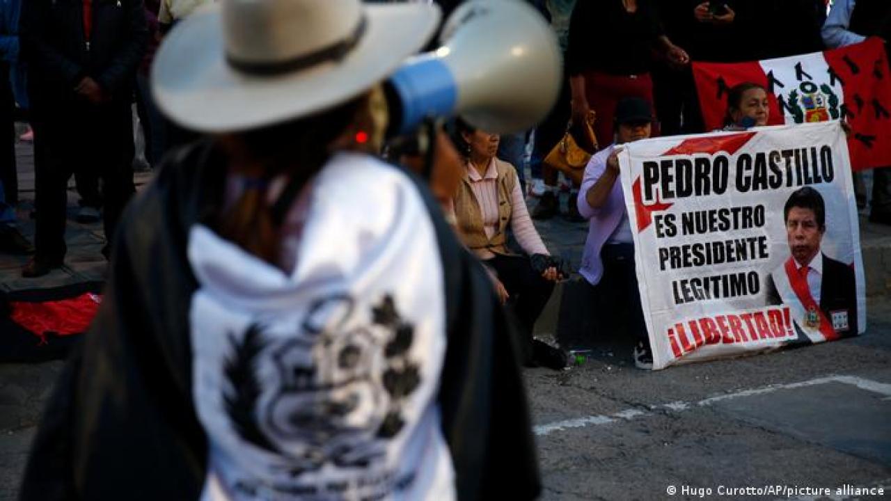 Presidenta de Perú pide diálogo para poner fin a protestas