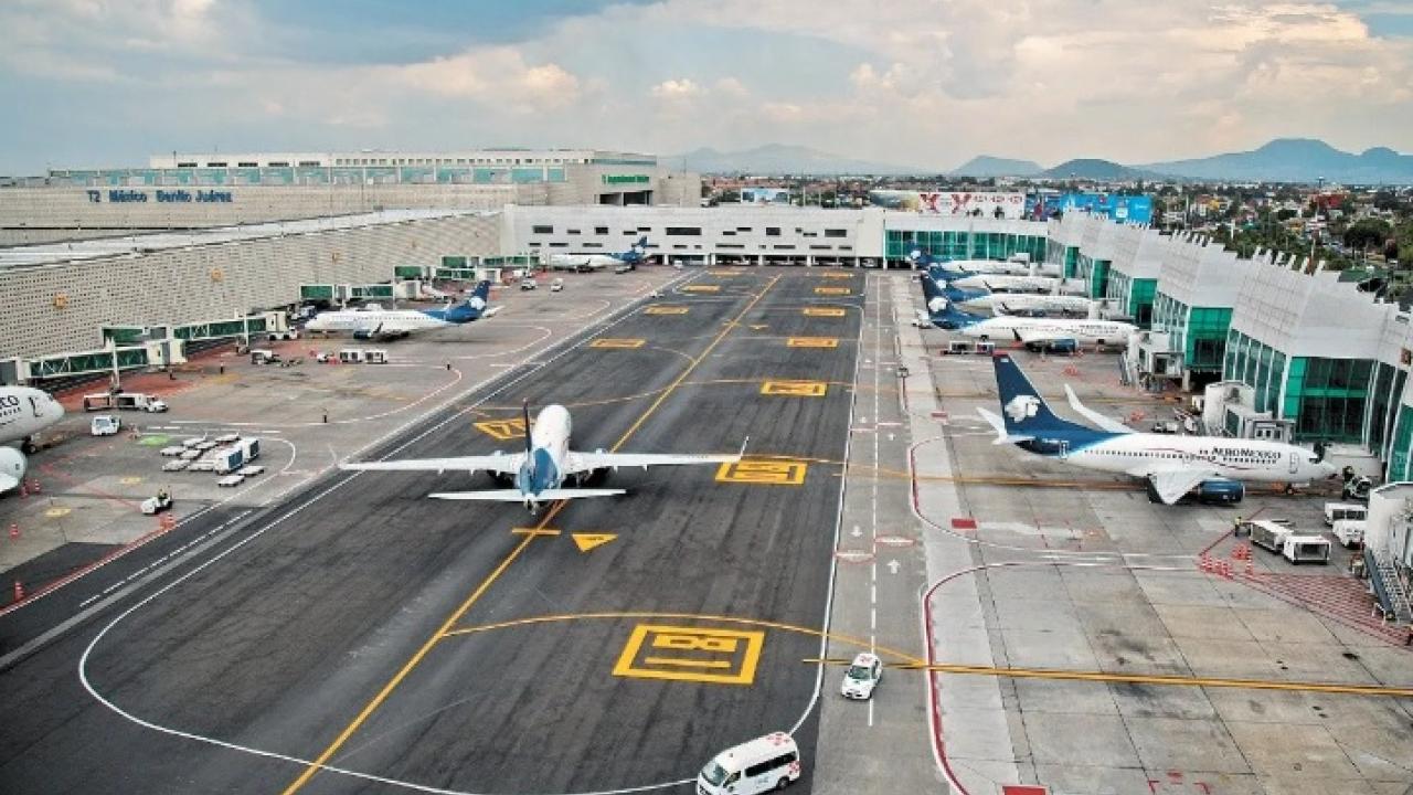 Aerolíneas estadounidenses se benefician con la degradación aérea de México