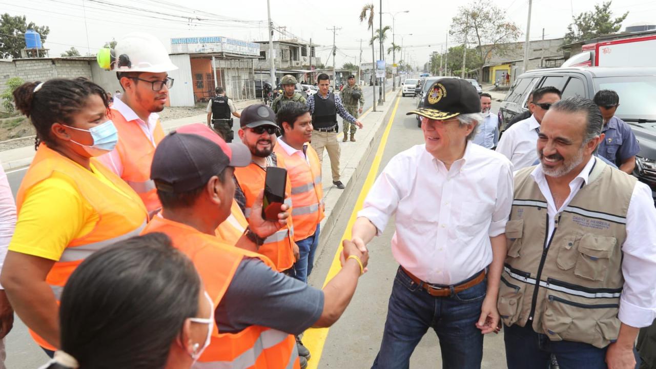 Inauguran obra vial de china CCECC en Ecuador