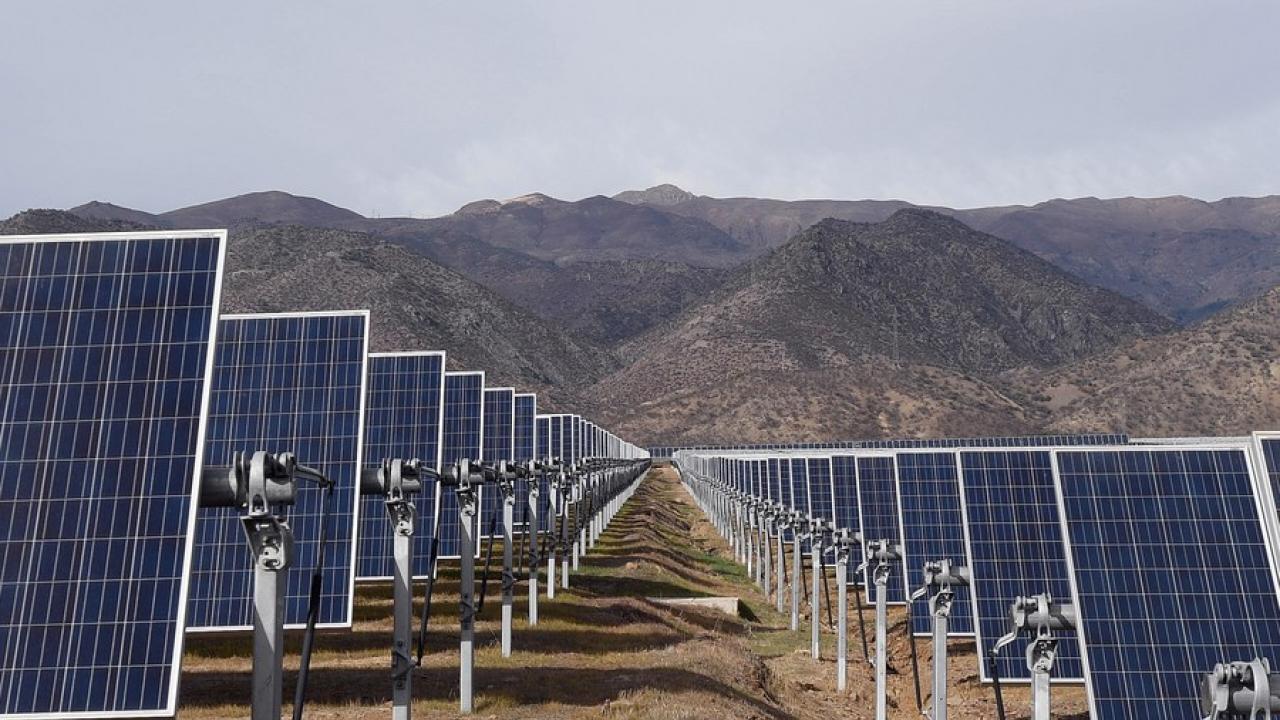 Energías limpias aportan un tercio del suministro eléctrico en Chile en 2022