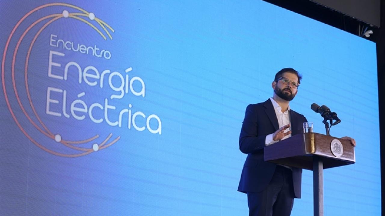Presidente de Chile destaca que transición energética derivará en "empleos más verdes" Presidente de Chile destaca que transición energética derivará en "empleos más verdes"