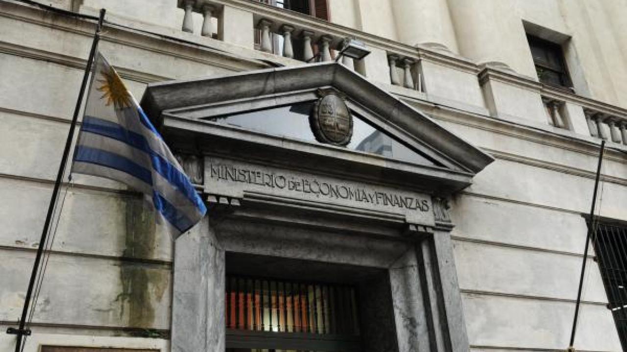 ¿Cuáles son las necesidades de financiamiento de Uruguay para 2023?