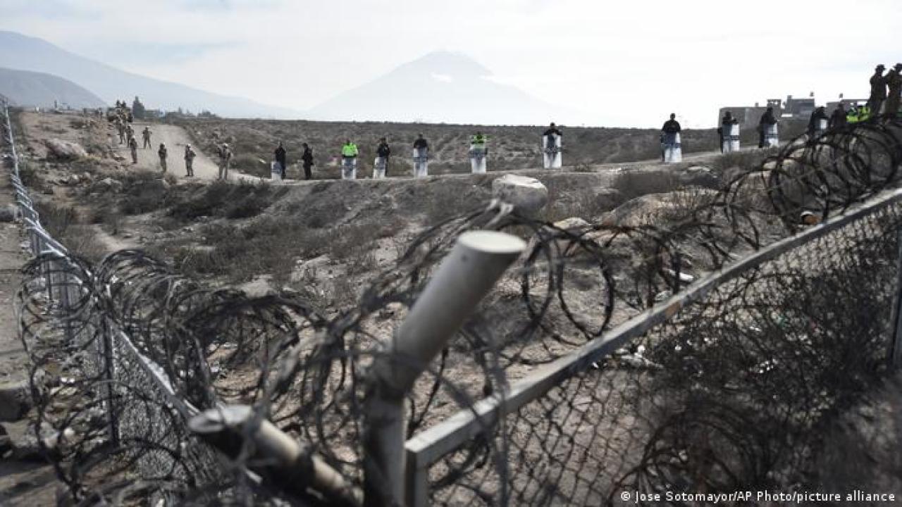 Fuerzas del orden repelen asalto en el aeropuerto de Arequipa