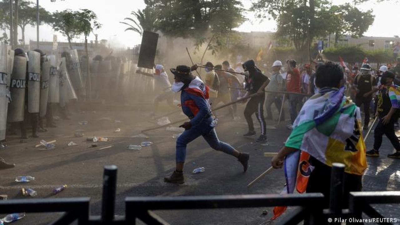 UE condena el uso "desproporcionado" de la fuerza en Perú