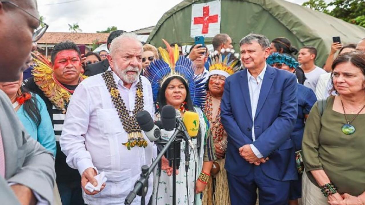 Rescatados en Brasil más de mil indígenas yanomami en estado grave Rescatados en Brasil más de mil indígenas yanomami en estado grave