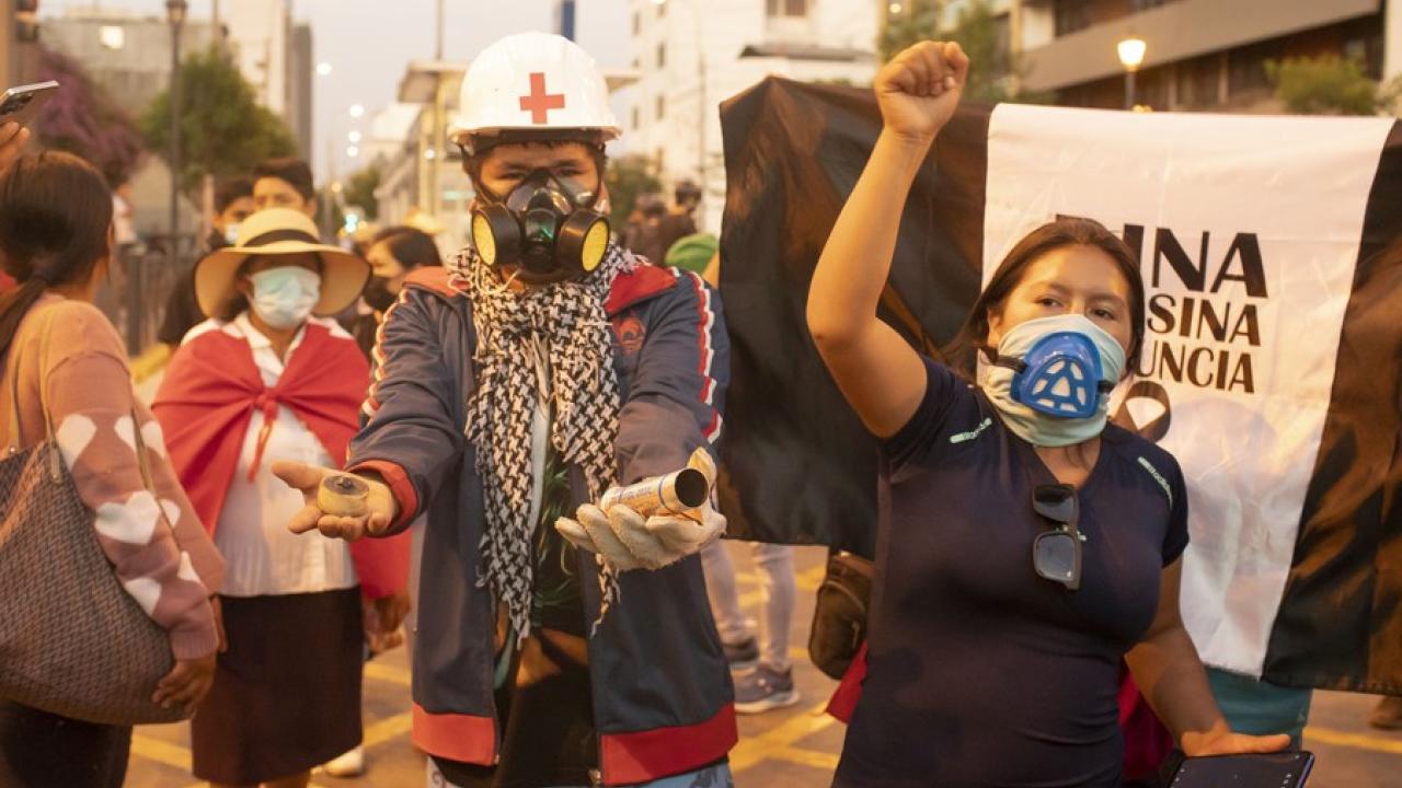 Sentencian en Perú a 27 manifestantes por "actos vandálicos" Sentencian en Perú a 27 manifestantes por "actos vandálicos"