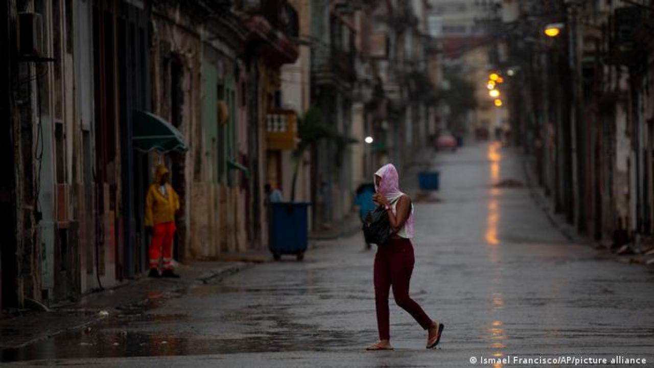 Incendio causa desconexión eléctrica de la mitad oriental de Cuba