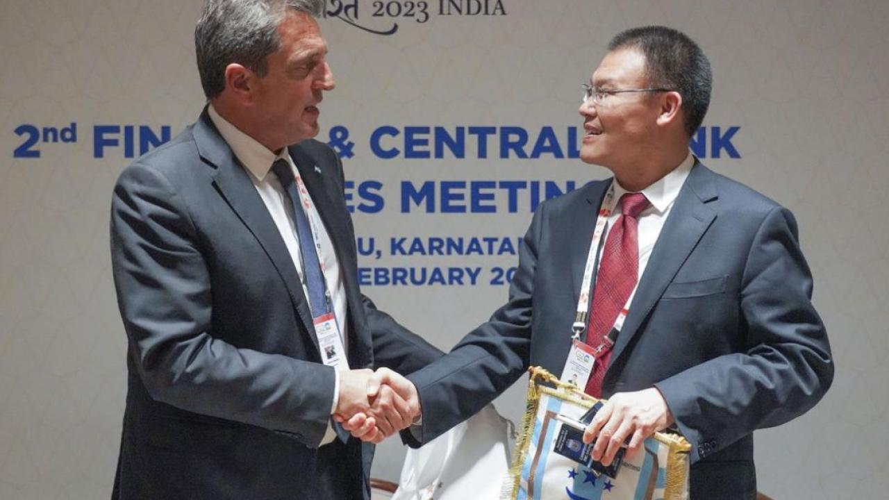 Massa y el viceministro de Finanzas de China hablaron sobre financiamiento de obras y reservas Massa y el viceministro de Finanzas de China hablaron sobre financiamiento de obras y reservas