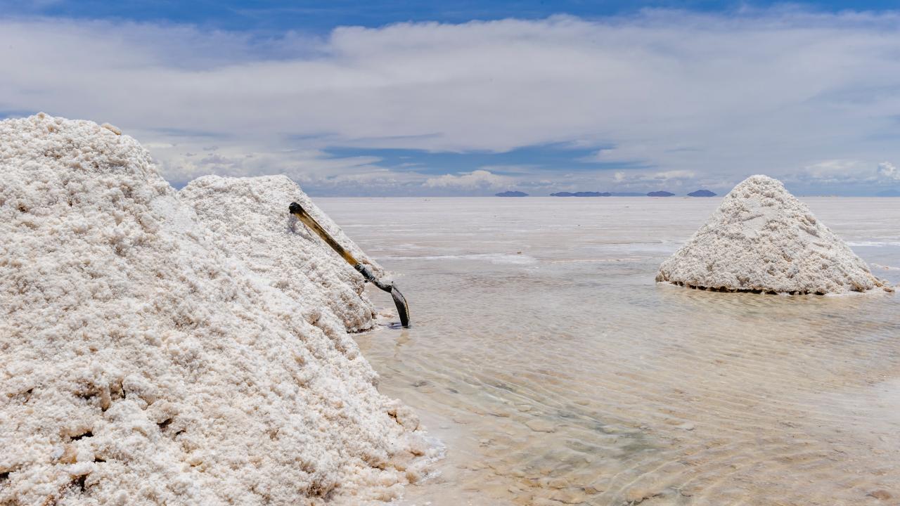 Gobierno de Chile espera ingresar este año al Congreso proyecto para concretar la Empresa Nacional del Litio Gobierno de Chile espera ingresar este año al Congreso proyecto para concretar la Empresa Nacional del Litio