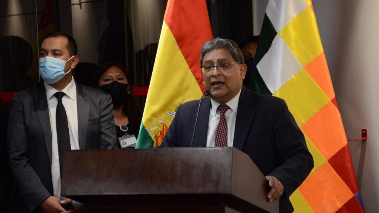 Bolivia afronta una posible falta de dólares por la alta demanda y la caída de las reservas internacionales Bolivia afronta una posible falta de dólares por la alta demanda y la caída de las reservas internacionales